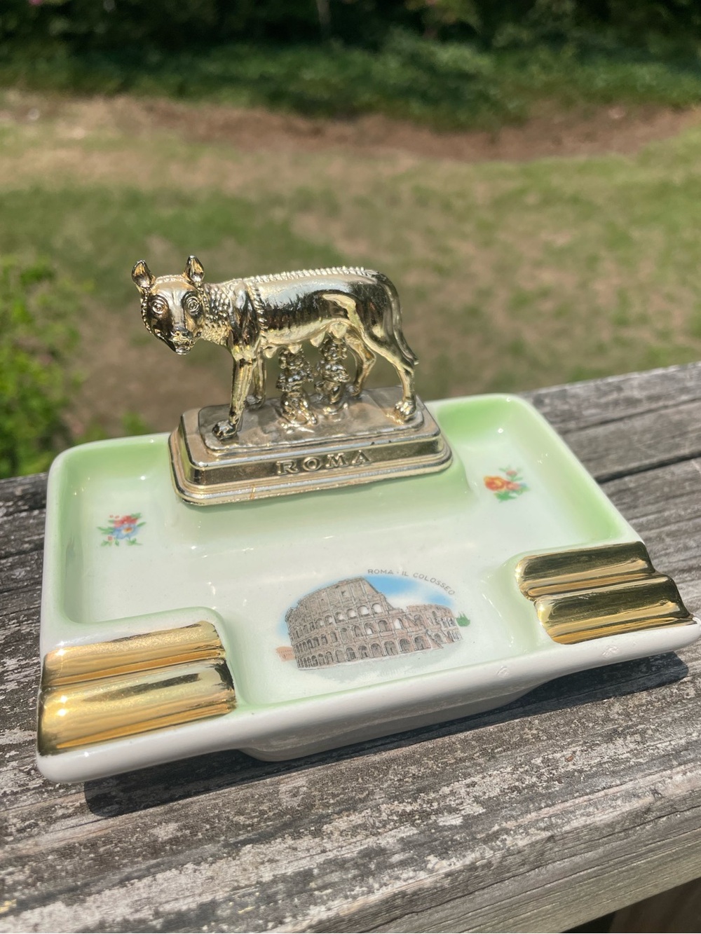 Italian souvenir ashtray depicting the founding of Rome myth of Remus & Romulus